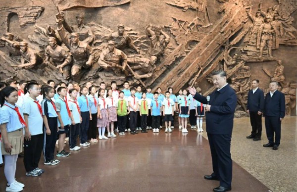 习近平：做一个堂堂正正、光荣自豪的中国人 ​